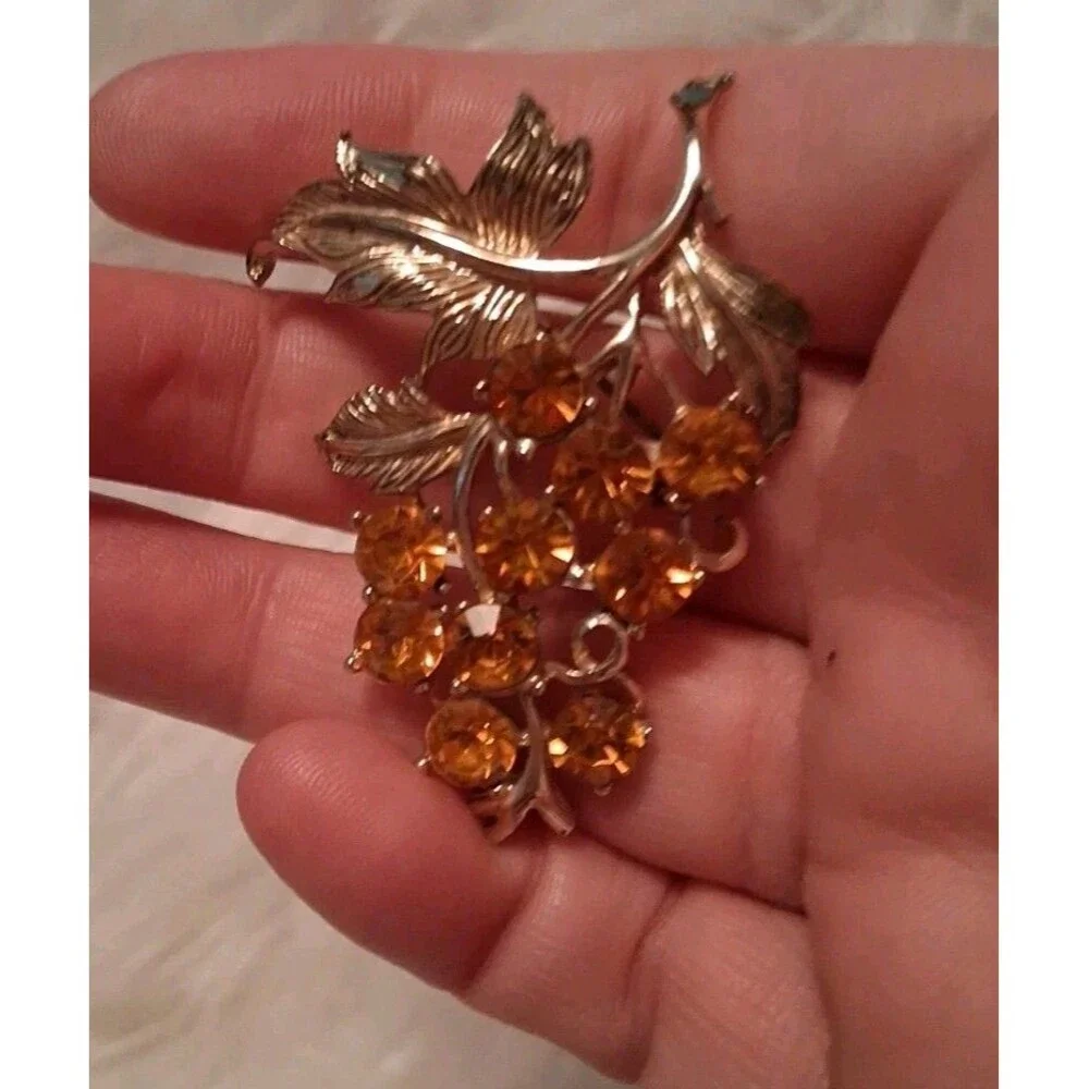 Grape Cluster Amber Pin Crystal Rhinestone Brooch Fruit Retro 1950s Vintage
